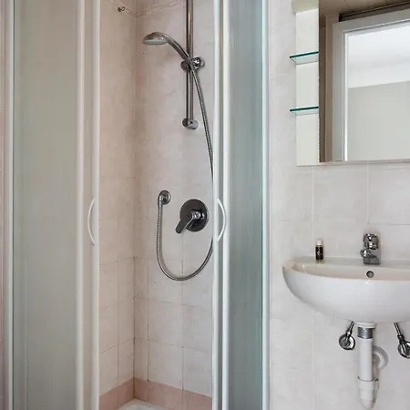 Victoria Lucus Bormani