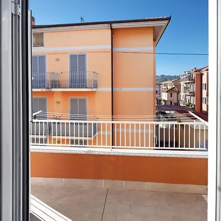 Victoria Lucus Bormani Apartman Diano Marina
