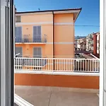Victoria Lucus Bormani Apartment Diano Marina