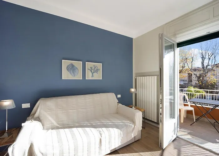 Victoria Lucus Bormani Apartment *