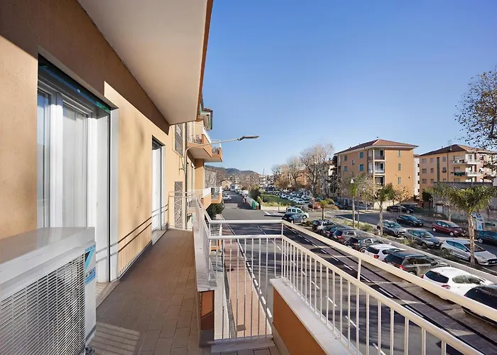 Victoria Lucus Bormani Appartement Diano Marina